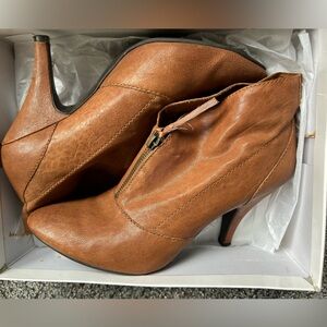 Nine West Dark Natural Leather bootie 9.5